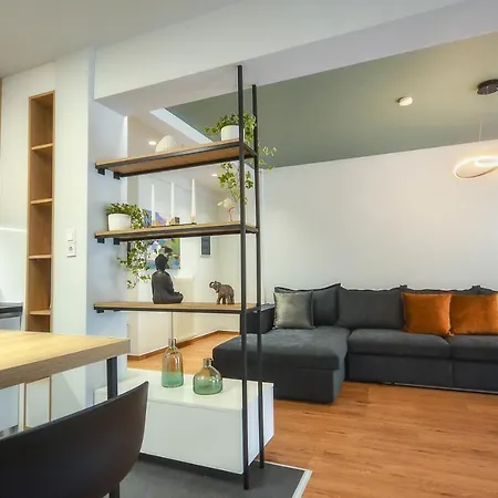 Lighthouse 17 * Thessalonique