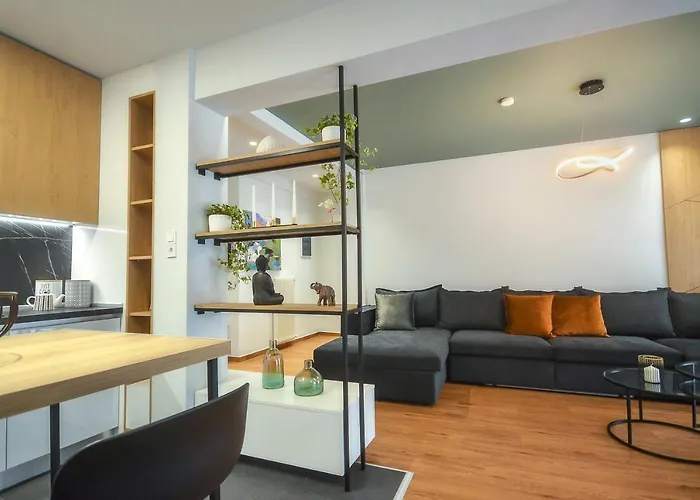 Lighthouse 17 * Thessaloniki