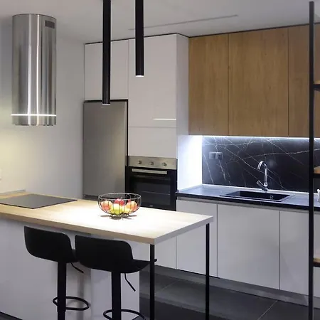 Lighthouse 17 * Thessaloniki